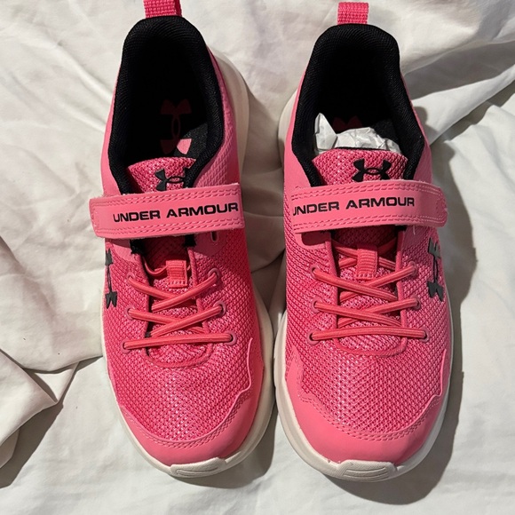 Under Armour 3 UA GP Essential Youth Pink Sneakers nwt in box Velcro closure - Picture 1 of 9